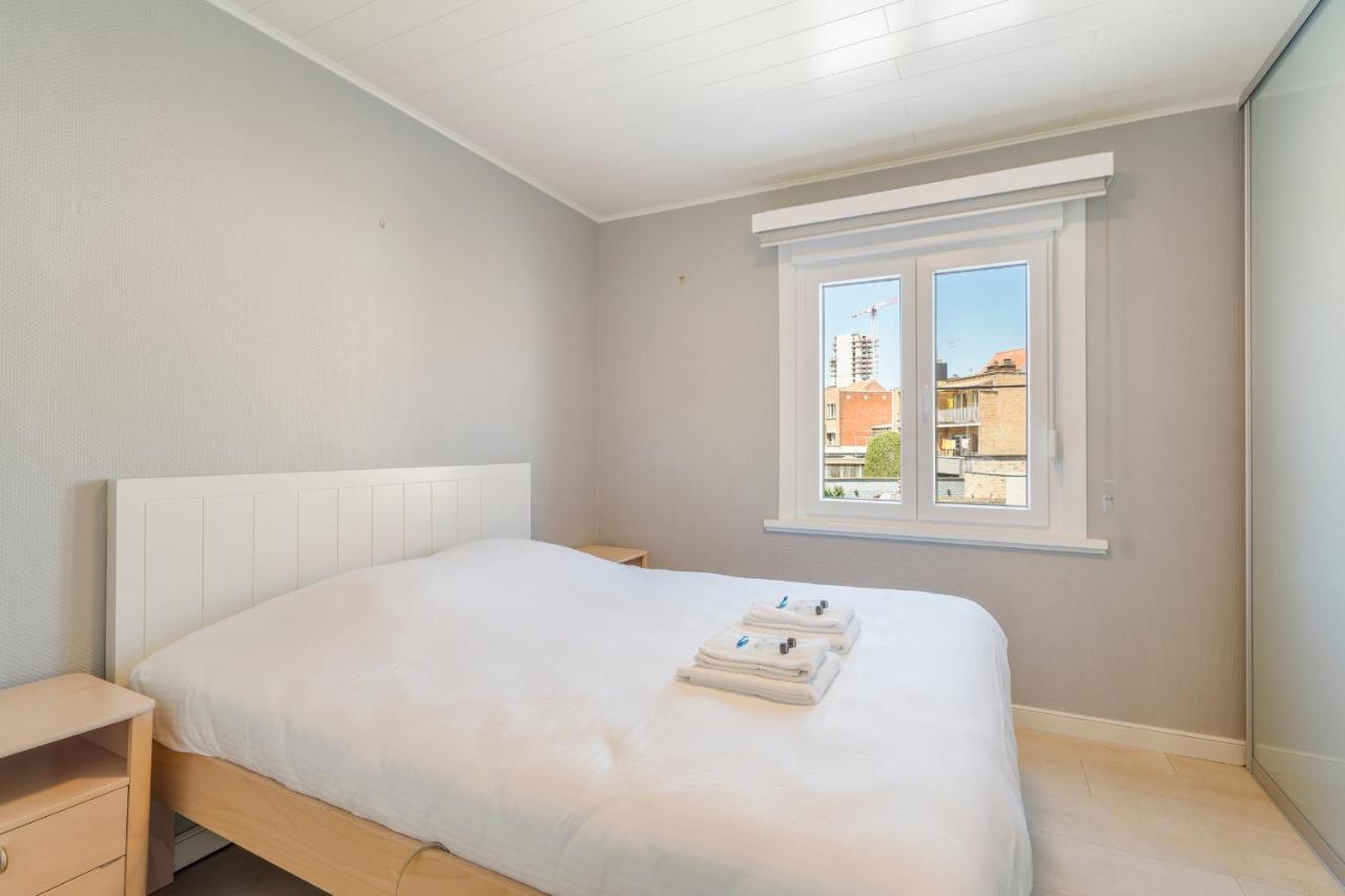 Lichtrijk, Charmant Rijtjeshuis Met 3 Slaapkamers 크노케-하이스트 외부 사진